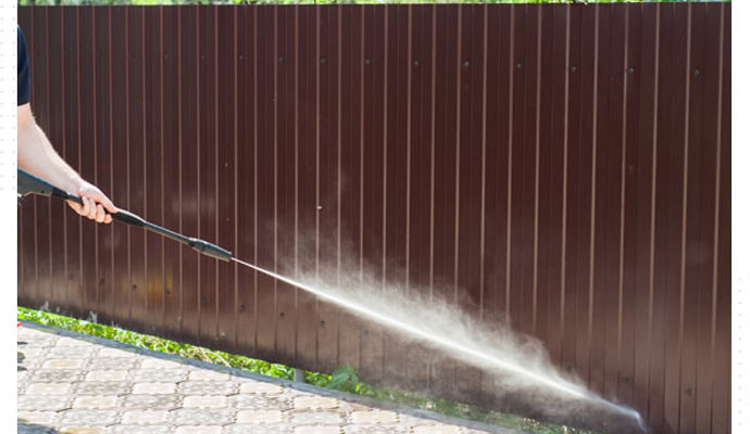 fence cleaning by pressure washing
