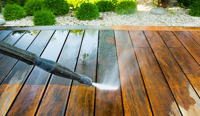 Wooden terrace surface pressure washing