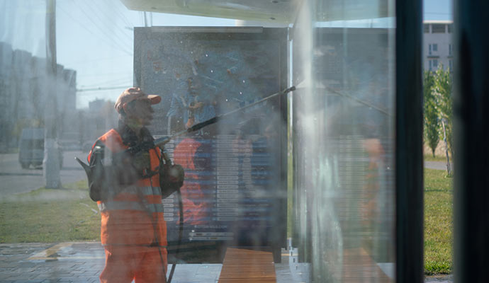 Commercial window cleaning